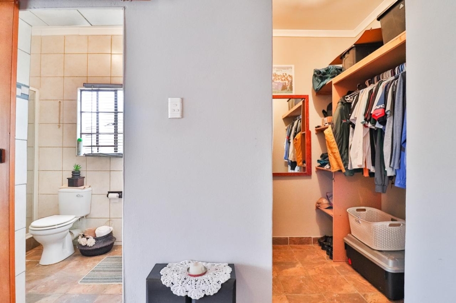 5 Bedroom Property for Sale in Donkerhoek A H North West